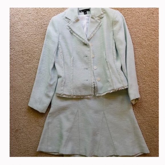 Larry Levine Baby Blue Skirt Suit Set – Size 6P (Like New) - Picture 8 of 8